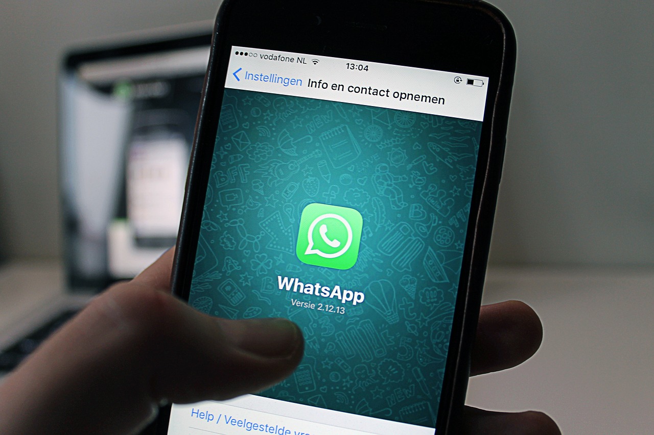 Cara Hack Admin Grup Whatsapp